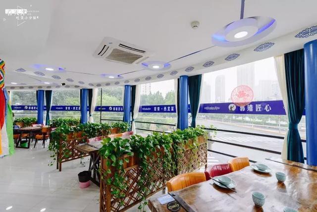 郭靖烤全羊門店設(shè)計，營造原生態(tài)環(huán)境！