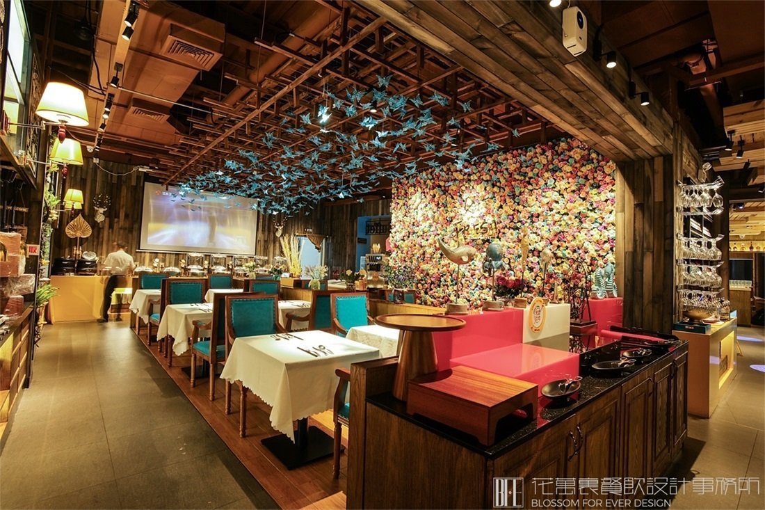 【領(lǐng)鮮】自助餐餐飲空間設(shè)計案例圖片 4