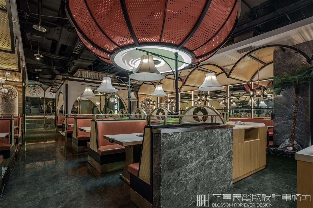 【嗨撈豬肚雞】火鍋店餐飲空間設(shè)計(jì)案例圖片 02
