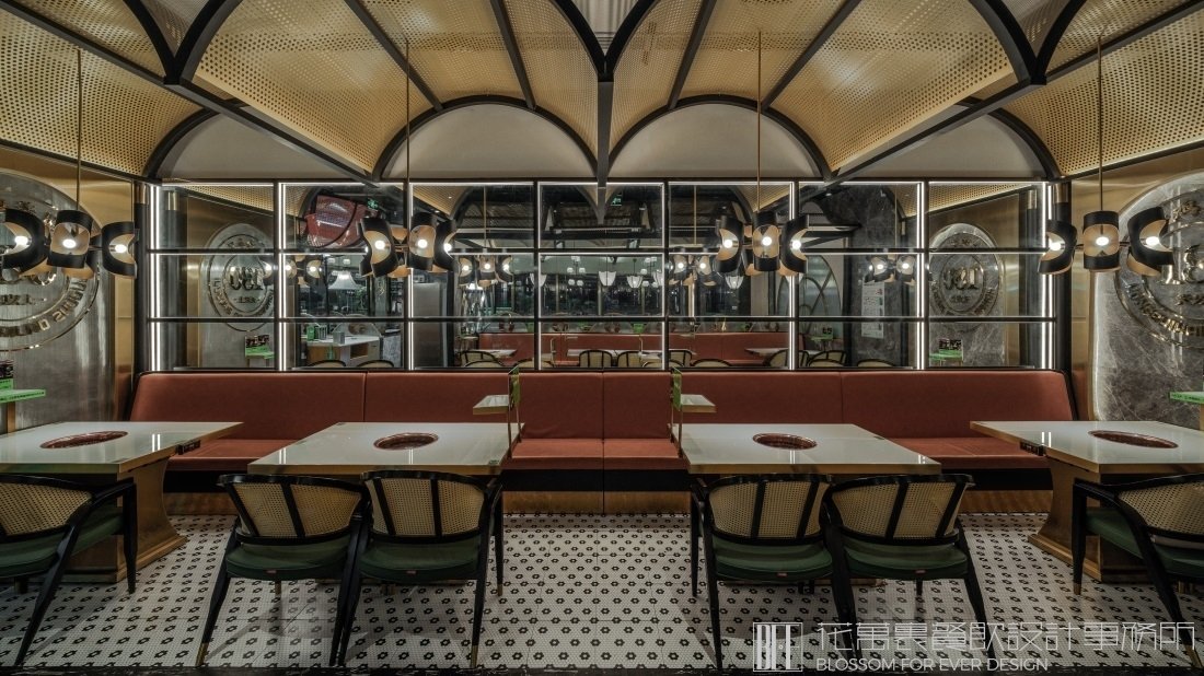 【嗨撈豬肚雞】火鍋店餐飲空間設(shè)計(jì)案例圖片 010