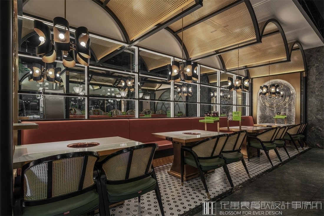 【嗨撈豬肚雞】火鍋店餐飲空間設(shè)計(jì)案例圖片 08